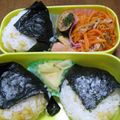 がるばんぞママ's cooksnap of when they made 簡単・揚げ玉（天かす）むすび.