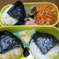がるばんぞママ's cooksnap of when they made 簡単・揚げ玉（天かす）むすび.