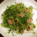 パンプキンチャボ's cooksnap of when they made 豆苗とｳｲﾝﾅｰの炒め物.
