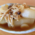 OあきんこO's cooksnap of when they made 大根とキノコだけ♪とろける煮物(^∇^).