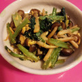 manacyu's cooksnap of when they made 小松菜としめじの卵とじ.