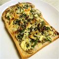 KUMI KUMI's cooksnap of when they made 新玉葱×葱の海苔・ラー油トースト.