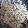 ノンタンオンマ's cooksnap of when they made 豚・ねぎ・ジャガイモの塩胡椒だけの炒め.