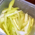 shizuとreo's cooksnap of when they made セロリの簡単浅漬け.