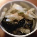 bee888's cooksnap of when they made わかめと玉ねぎの簡単酢の物.