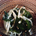 iluvsummer's cooksnap of when they made めんつゆで簡単☆もやしとわかめのナムル.