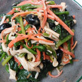 kimimaruo's cooksnap of when they made えのきでかさ増し☆青菜と黒豆のごま和え.