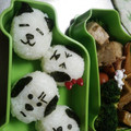 manikey's cooksnap of when they made 簡単♫ わんわんおにぎり キャラ弁.