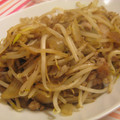 リラシャン's cooksnap of when they made 安い、簡単、もやしと豚肉の醤油風味炒め.