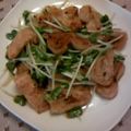 はるじろう's cooksnap of when they made 油揚げとかいわれ大根のごまポン和え.