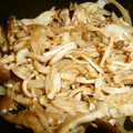 JadeNY's cooksnap of when they made しめじとえのきのチーズ和え.