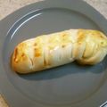 古都ちゃんまま's cooksnap of when they made ロングシャウエッセンで編み編みパン♪.
