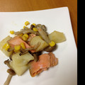 スヌーピッピ's cooksnap of when they made 簡単♥鮭じゃがしめじのバター炒め？蒸し？.