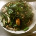 しぃーむ's cooksnap of when they made ムール貝しめじとほうれん草のニンニク炒め.