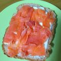 ｊ−ｊ−ｆ's cooksnap of when they made スモークサーモンとチーズのトースト.
