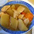 ナベサチ's cooksnap of when they made 味がしみてる★鶏肉と大根人参のゴマみそ煮.