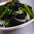 りすにんぐ's cooksnap of when they made つるむらさきとわかめの中華風おひたし.