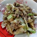 marumaru32's cooksnap of when they made ふんわり卵の中華風肉みそキャベツ炒め.