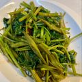 yu🐓's cooksnap of when they made 簡単美味しい空芯菜のニンニク炒め.