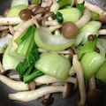 ☆未鏡☆'s cooksnap of when they made チンゲンサイとシメジの炒め物.