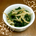 みぃ☆しあわせママ's cooksnap of when they made めんつゆで簡単☆もやしとわかめのナムル.