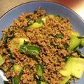 もじょみち's cooksnap of when they made 鶏…じゃなくて豚肉そぼろと小松菜炒め.