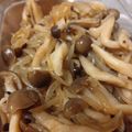 ぐみよー's cooksnap of when they made 糸こんにゃくとしめじのピリ辛煮.