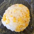 ４番目's cooksnap of when they made おにぎり（いり卵）.