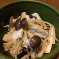 yk_nomu's cooksnap of when they made ルクエで簡単*塩麹きのこ.