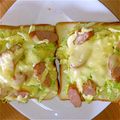 みゆwaco 's cooksnap of when they made キャベツとウインナーのチーズトースト.