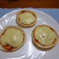 グレーモン's cooksnap of when they made オーロラソースで餃子の皮ピザ♡.