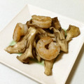 ☆こまっと☆'s cooksnap of when they made エビと舞茸のエスニック風炒め.
