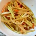shizuとreo's cooksnap of when they made クセになる大根の皮のポン酢漬け.