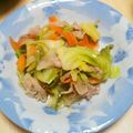 eri09's cooksnap of when they made 野菜たっぷり塩麹DE肉野菜炒め.