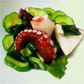 ukiukisan's cooksnap of when they made めんつゆでキュウリとワカメとタコの酢の物.