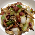 ツボッち's cooksnap of when they made おつまみに♪長ねぎ＆きのこ＆ベーコン炒め.