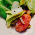 Baaarbie's cooksnap of when they made ｷｬﾍﾞﾂとｳｲﾝﾅｰのｶﾚｰ炒め.