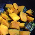 あけちゃ0603's cooksnap of when they made 超簡単ホクホク甘〜いカボチャの煮物.