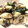 トクライ's cooksnap of when they made 牡蠣と春菊の炒め物.