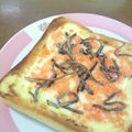 mmiRmyu's cooksnap of when they made ＊塩こんぶと鮭のチーズトースト＊.