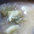 VanDyke's cooksnap of when they made 簡単！！レタスの味噌汁.