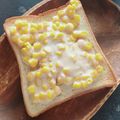 ミロにゃん's cooksnap of when they made m食パンdeセブンイレブン風コーンパン.