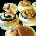 おぼえざる's cooksnap of when they made くるくるキノコあんぱん.