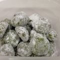 jiso37's cooksnap of when they made しっとり抹茶スノーボール.