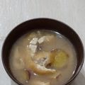 ケンチャナヨ～'s cooksnap of when they made 今朝の味噌汁/さつまいもと油揚げ.
