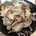 ミニー＠'s cooksnap of when they made ✿あさり+おじゃがのバター蒸し✿.