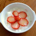 msft5632's cooksnap of when they made 簡単♡少ない苺でお花の飾り切り✤.