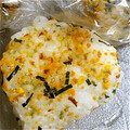 kam嫁's cooksnap of when they made 紅生姜とのりたまのおにぎり.