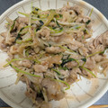 庵chai's cooksnap of when they made 激安！もやしと豆苗と豚肉のチリソース炒め.