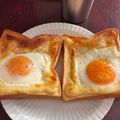 ママメイン！時々子供's cooksnap of when they made 耳までカリカリ☆目玉焼きトースト.